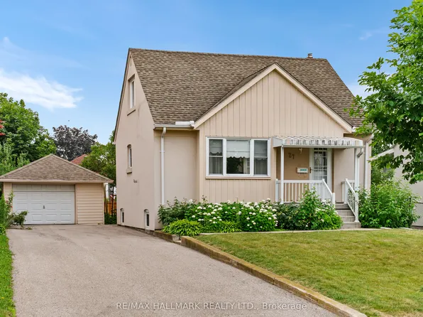 27 Sunray Cres, Toronto, ON M3M 2C4