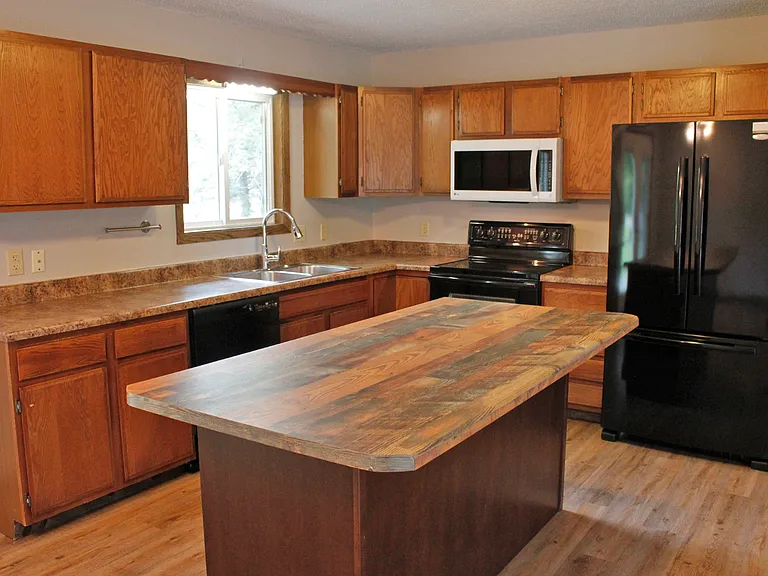 1421 Orchard Dr — Photo 8