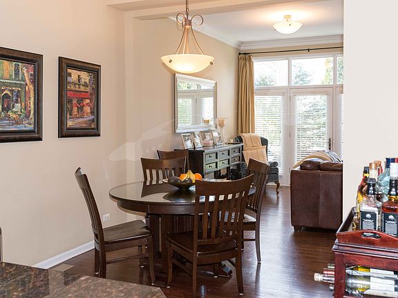 Kitchen Eating Area
