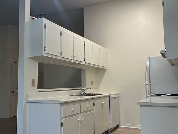 3rd image of 210 Thor Ave SE APT 204