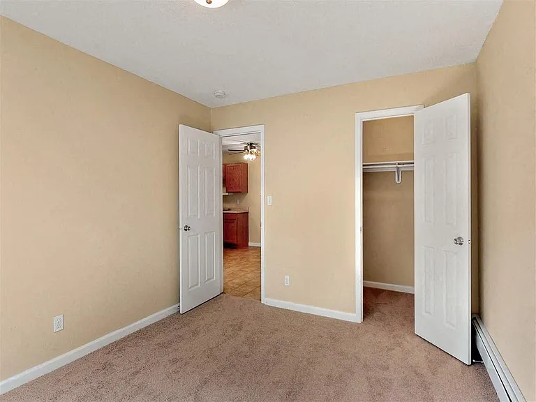Oak Valley Apartments — Photo 44