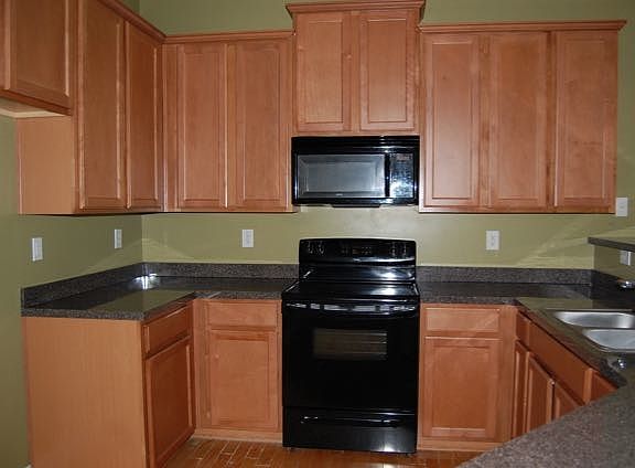 3rd image of 618 Ivy Brook Way
