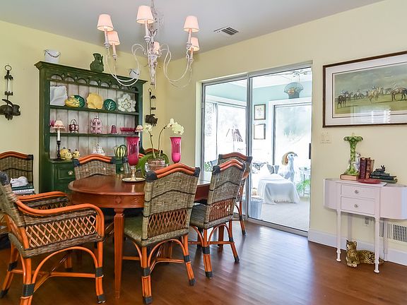 3rd image of 118 Saint Andrews Cir