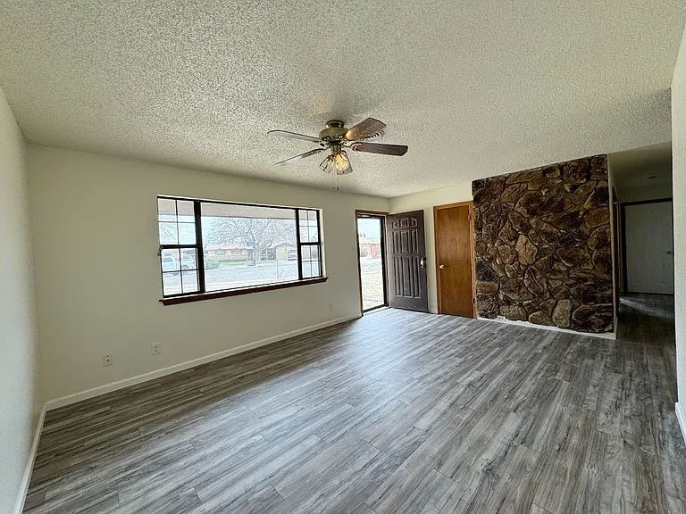 2614 Palomar Pl — Photo 2