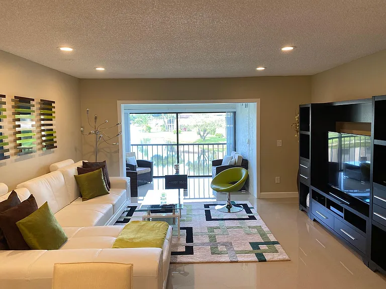 9285 Vista Del Lago #36F — Photo 8