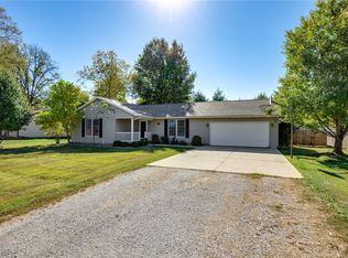 1005 W Rickelman Ave, Effingham, IL 62401