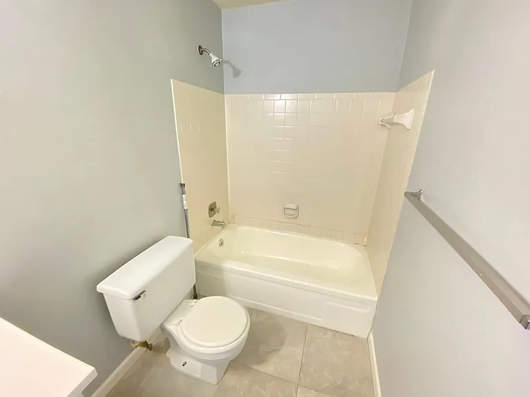 605 Northlake Blvd #63 — Photo 12