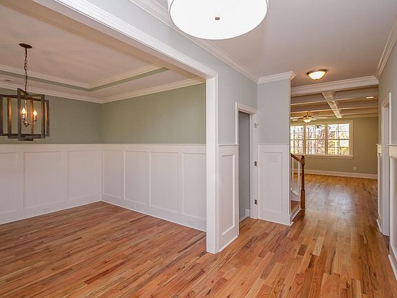 5th image of 2155 Fothergill Dr