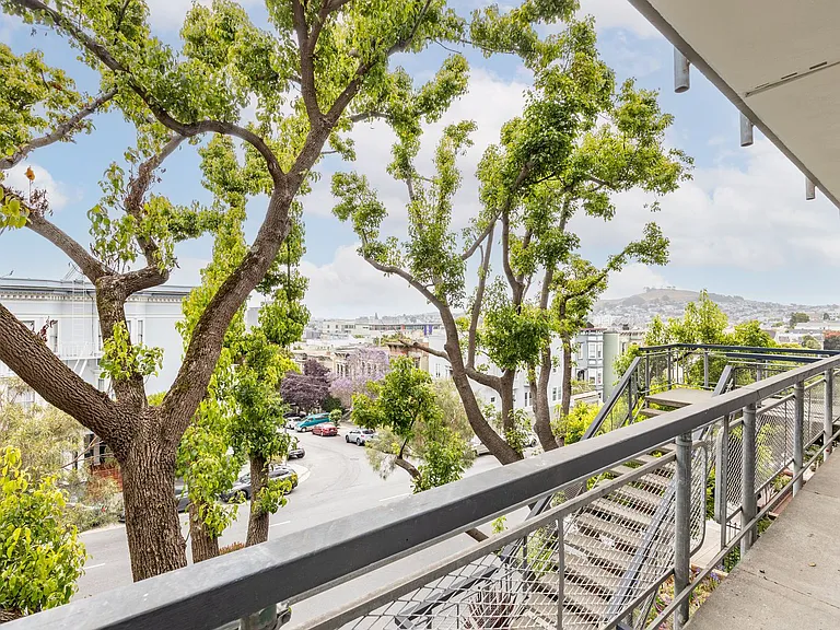 940 Guerrero St — Photo 25