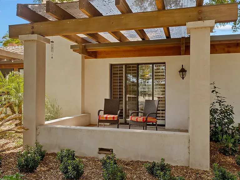 525 Las Palmas Dr — Photo 20