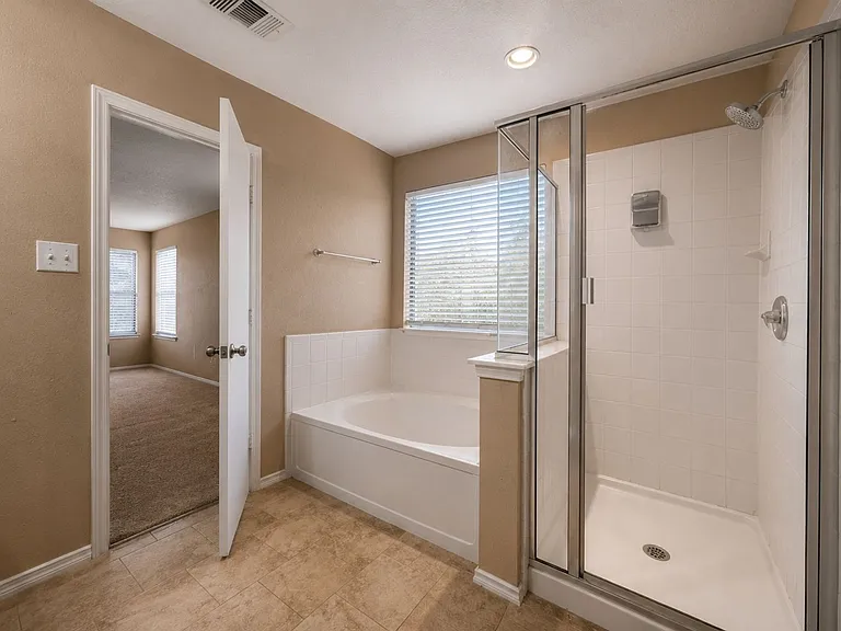 122 Rummel Dr — Photo 11