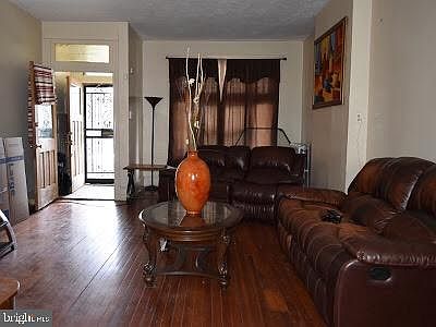 5th image of 545 E Tulpehocken St