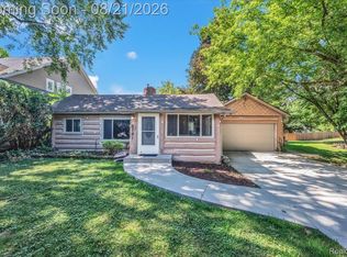 8791 Maplewood Ave, Clarkston, MI 48348