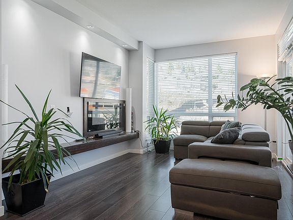 4th image of 2242 Whatcom Rd #408