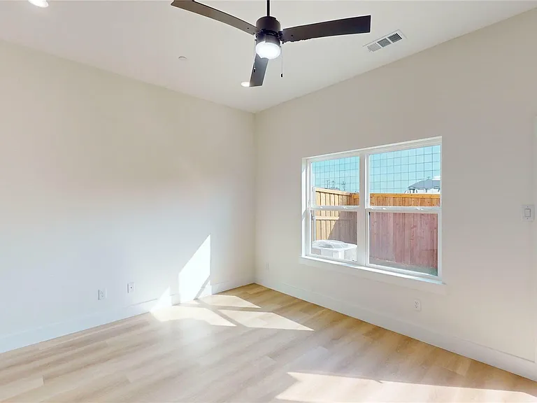 4416 Fatima Dr — Photo 4