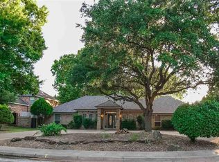 2318 Brook Hollow Dr, Wichita Falls, TX 76308
