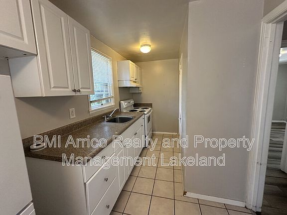 4th image of 722A W Central Ave