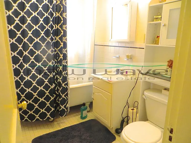 58 Queensberry St #11 — Photo 16