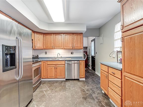 5th image of 839 Graceland Dr