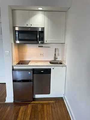 Rented by Steven Corcoran Real Estate | media 11