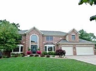 1562 Maria Ct, Wheaton, IL 60187