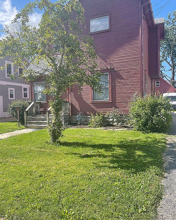 1st image of 210 Lake St