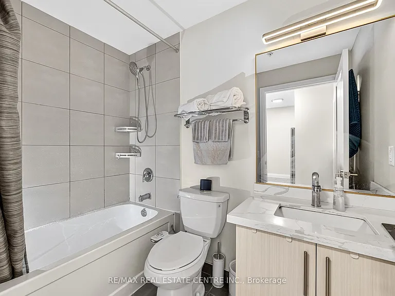 16 Concord Pl #402 — Photo 21