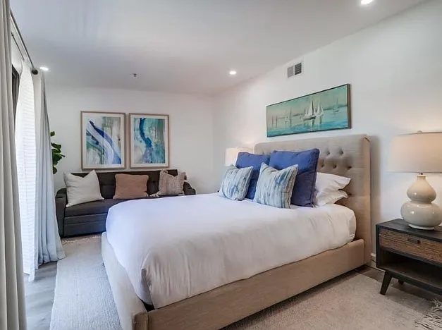 5726 La Jolla Blvd #201 — Photo 18