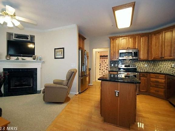 4th image of 1307 Scottsdale Dr Unit 323
