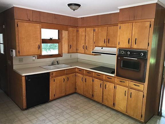 4th image of 5 N Greenwood Dr