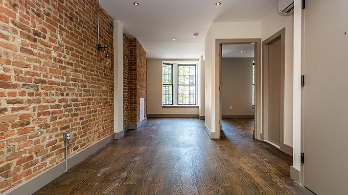 Rented by Nooklyn NYC LLC | media 7