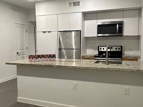 2nd image of 1211 Euclid Ave APT 8