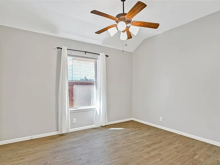 180 Harris Dr — Photo 17