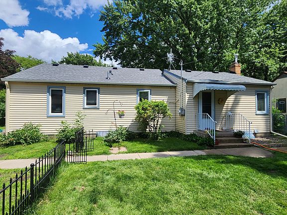 3rd image of 5817 Perry Ave N