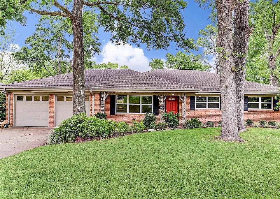 1st image of 10318 Shadow Wood Dr