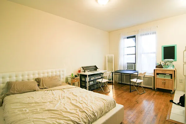 Rented by Voro New York | media 20