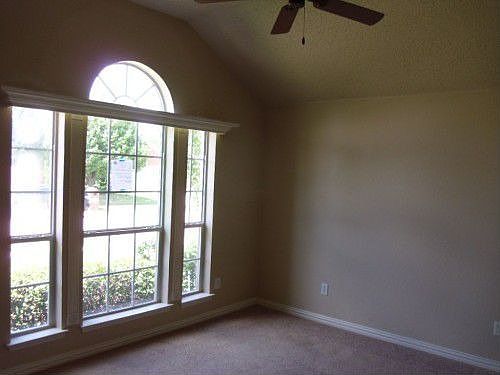 4th image of 8612 Stetson Dr