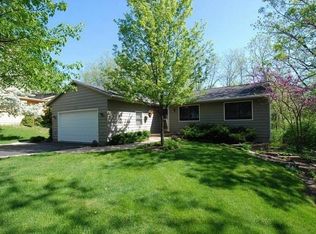 614 Gaslight Dr, Algonquin, IL 60102