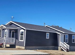 3400 Eagle Nest Dr, Azle, TX 76020