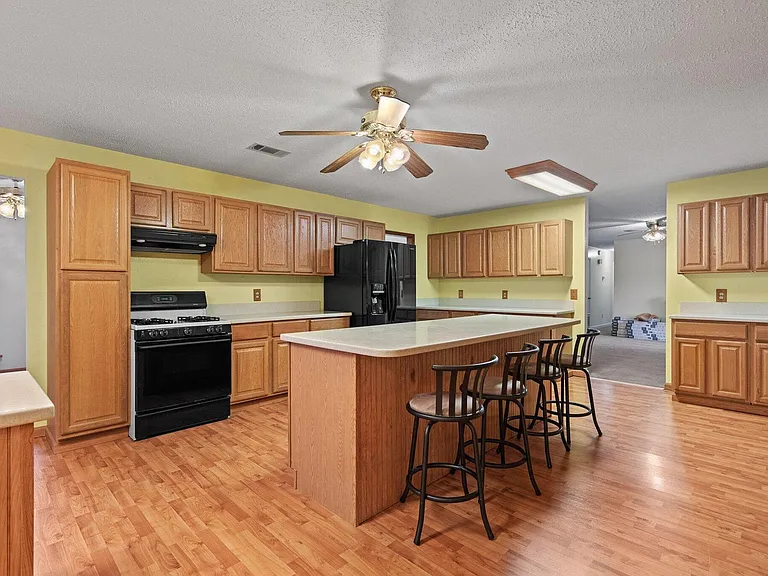 122 Beach Dr — Photo 27