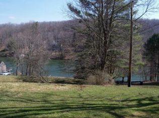 275 Flat Top Lake Rd, Ghent, WV 25843