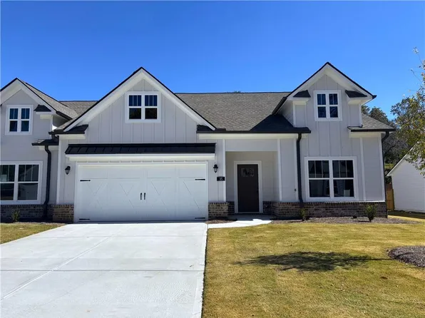 35 Village Ct #4, Cleveland, GA 30528
