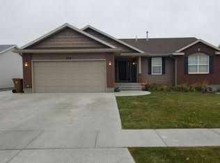 374 Roanoke Dr, Chubbuck, ID 83202