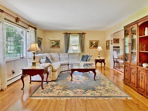 5th image of 145 Lakeview Ave