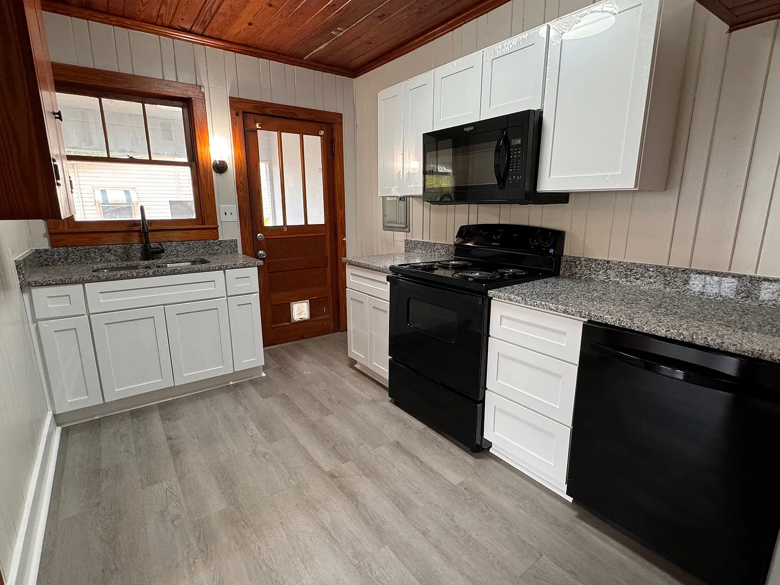 1104 S Center St — Photo 4