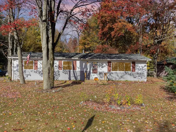 4914 Wixom Dr, Beaverton, MI 48612