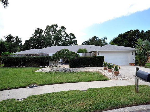 2nd image of 25 Baywood Ct