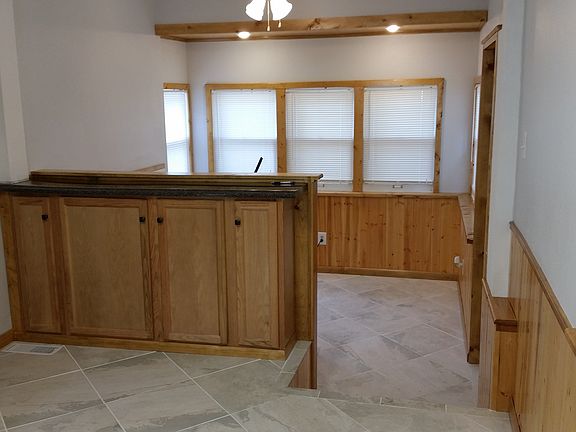 Lower Breakfast Nook