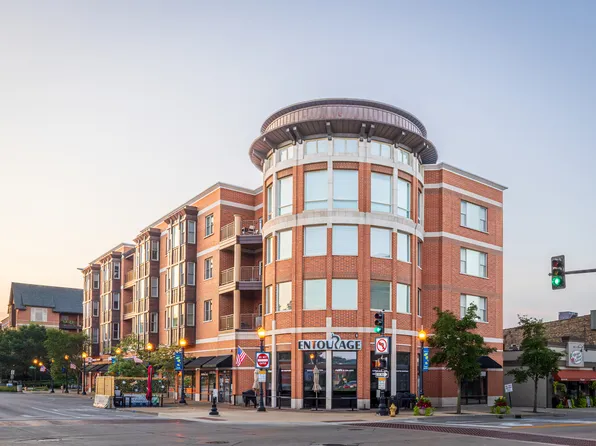 945 Burlington Ave Unit 203, Downers Grove, IL 60515