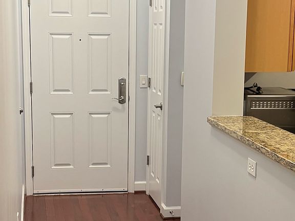3rd image of 2101 N Monroe St APT 409